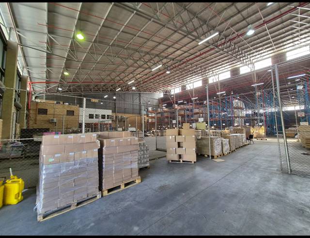 8,500M² WAREHOUSE FOR SALE IN LINBRO PARK